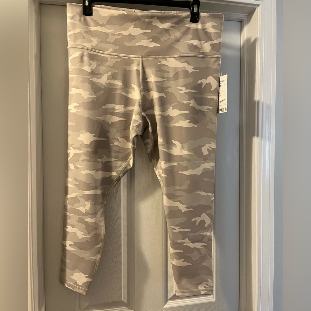 NWT Athleta Elation Camo 7/8 Tight tan beige cream camo 2X